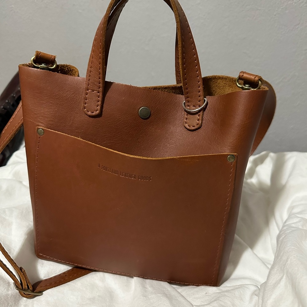 Elegant Brown Leather Handbag